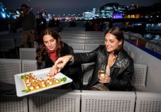 London Evening Cruise met Canapés & Muziek voor Twee